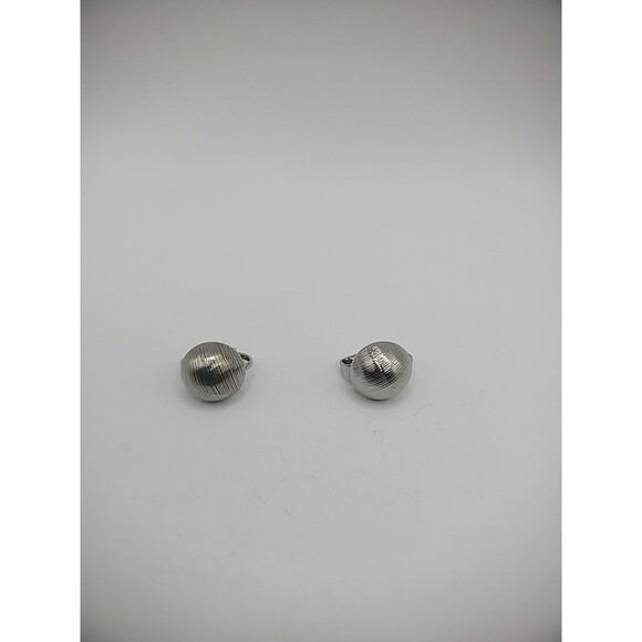 Vintage Earrings Clip On Silver Tone Round Textured Jewelry Costume - Picture 13 of 16
